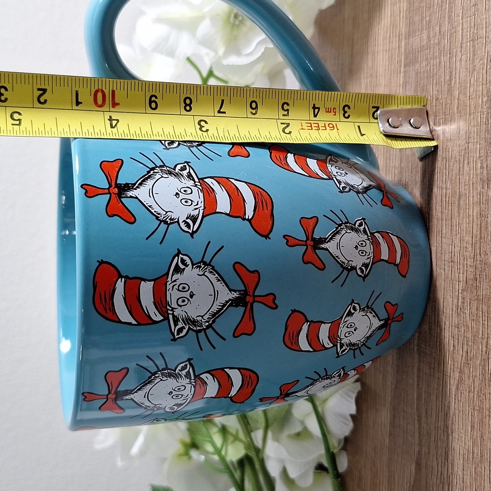 ๐2/$15๐ #ABY Dr. Seuss Blue and Red Cat Mug - Picture 4 of 4
